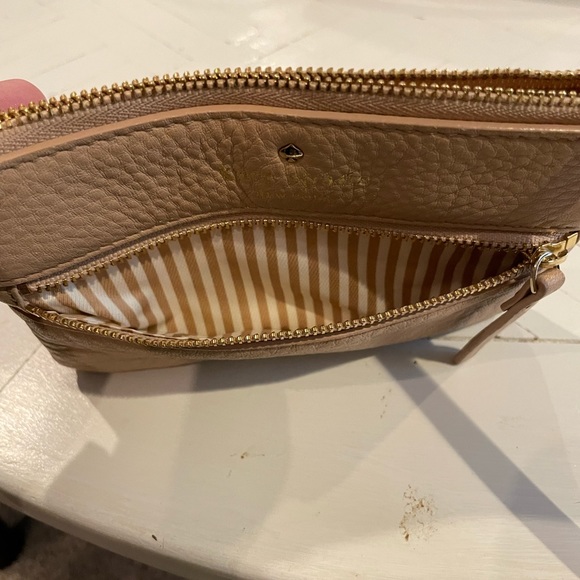 Kate Spade small wristlet - Picture 3 of 4
